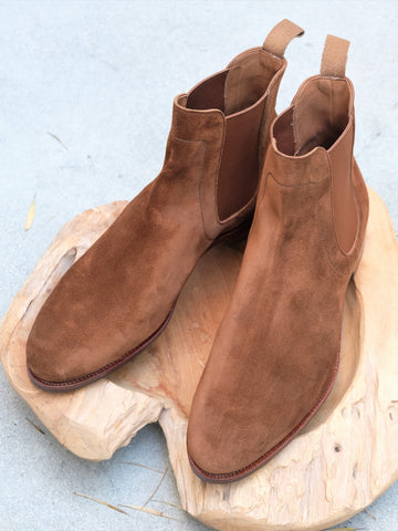Carmina Shoemaker Unlined Chelsea Boots in Snuff Suede