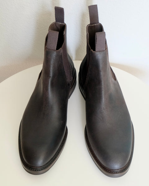 Carmina Shoemaker Chelsea Boots in Dark Brown Waxy Commander Rough Out Suede